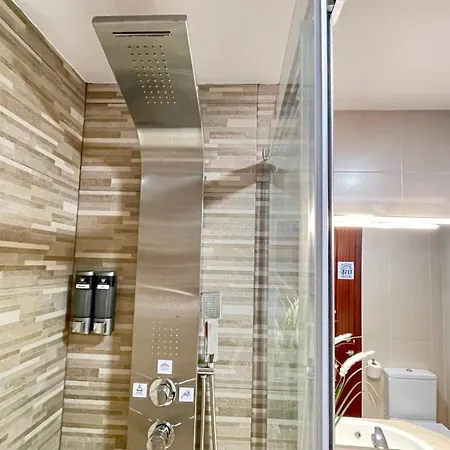 Confort A Un Paso Del Casco Histórico, Parking Incluido * Córdoba