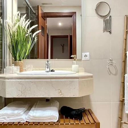 Confort A Un Paso Del Casco Histórico, Parking Incluido * Córdoba