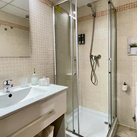 Apartamento Nuevo, Con Parking Gratuito Y A Un Paso Del Casco Historico Córdoba