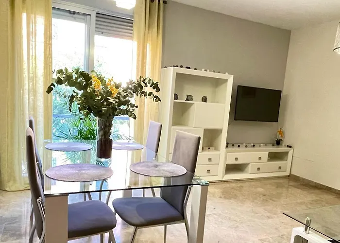 Confort A Un Paso Del Casco Historico, Parking Gratis En El Mismo Edificio *